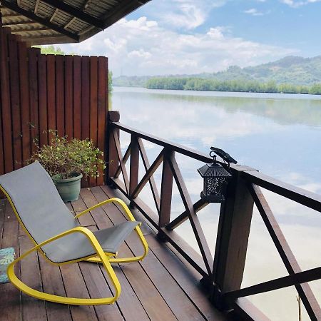 Gayang Friendly Water House Homestay Kota Kinabalu Exterior foto